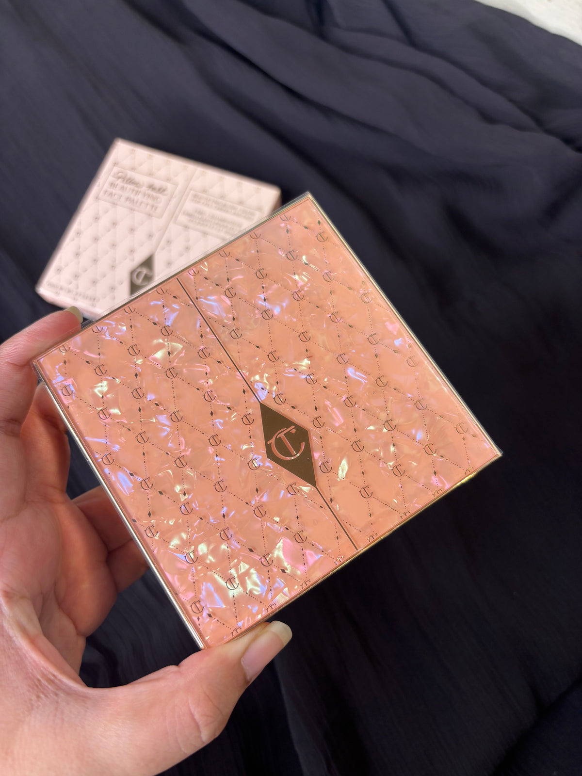 Charlotte Tilbury Pillow Talk Beautifying Face Palette – Medium to Deep
