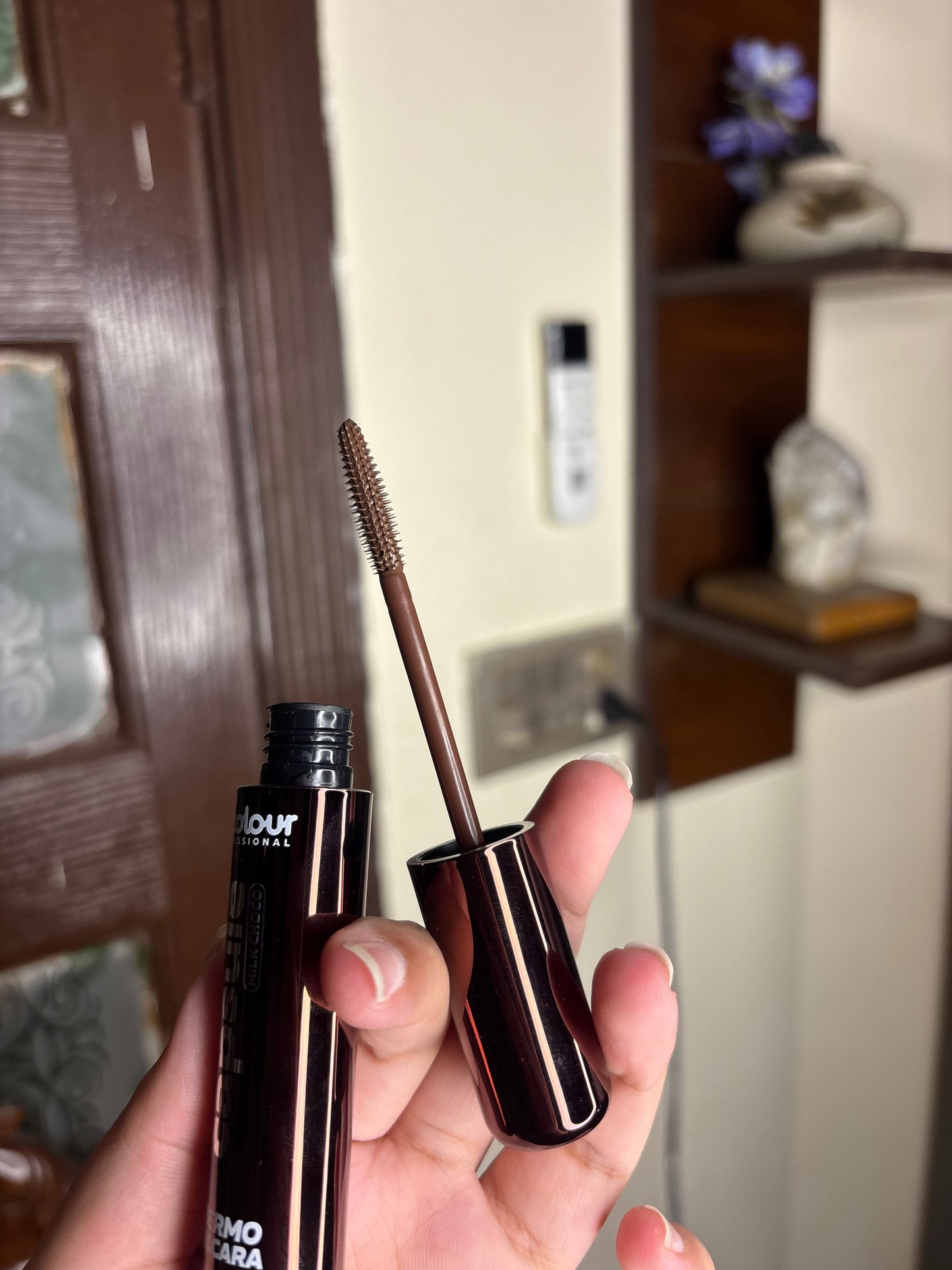 b.colour capsule thermo mascara long & volume milk choco brown mascara