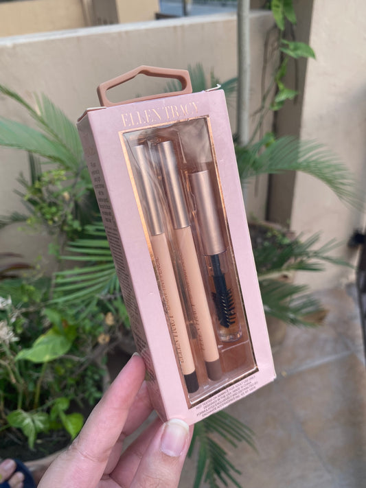 ELLEN TRACY BROW TINT PENCILS & GEL
LIGHT & DARK
BROWN PENCILS
CLEAR BROW GEL & BRUSH Set of 3