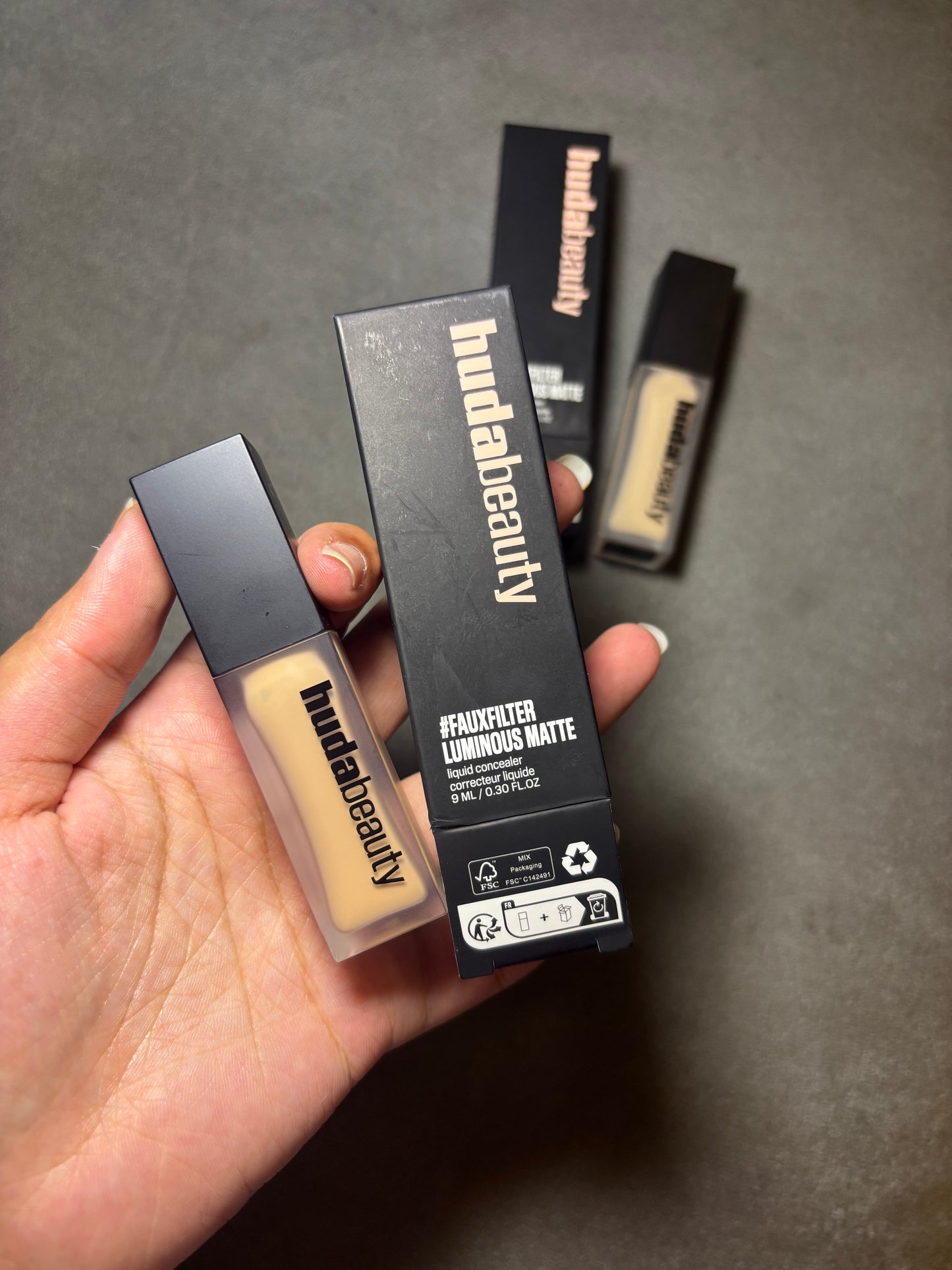 Huda Beauty Faux Filter Luminous Matte Concealer