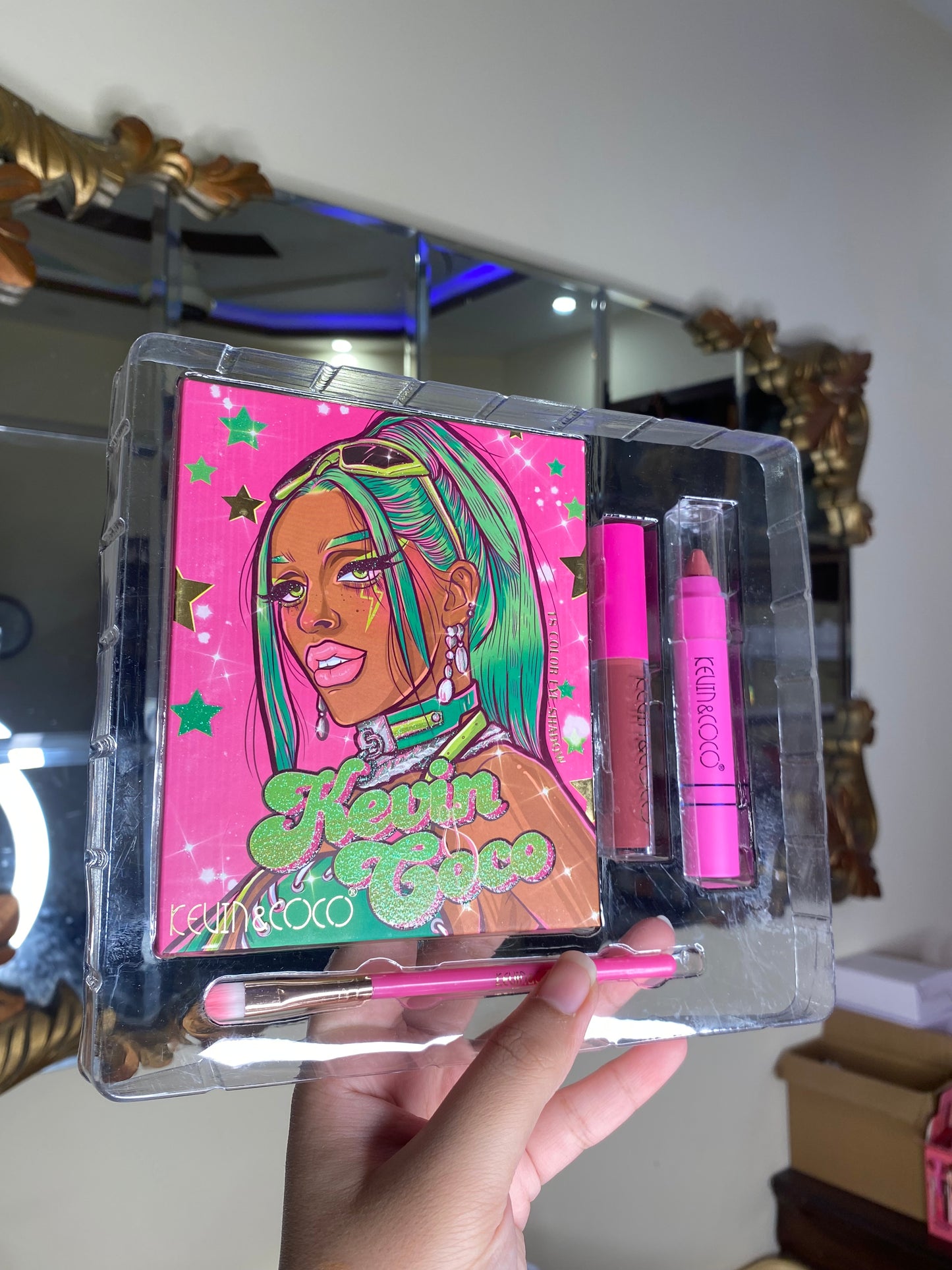 Kevin & Co Eye and Lip Set (eyeshadow palette, liquid lipstick, lip crayon, brush)