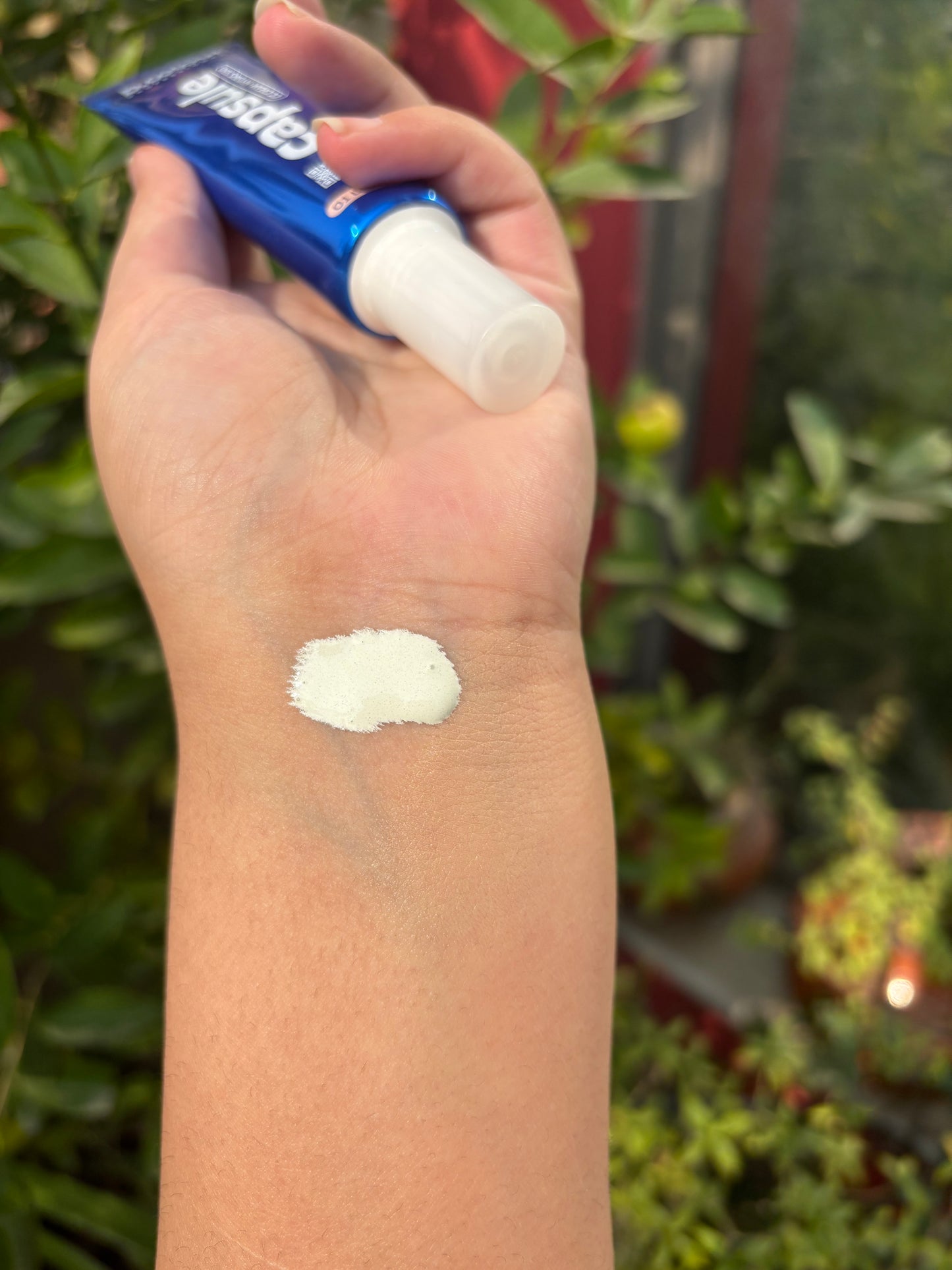 b.colour capsule cc cream hydro 3in1 shade 01 Light