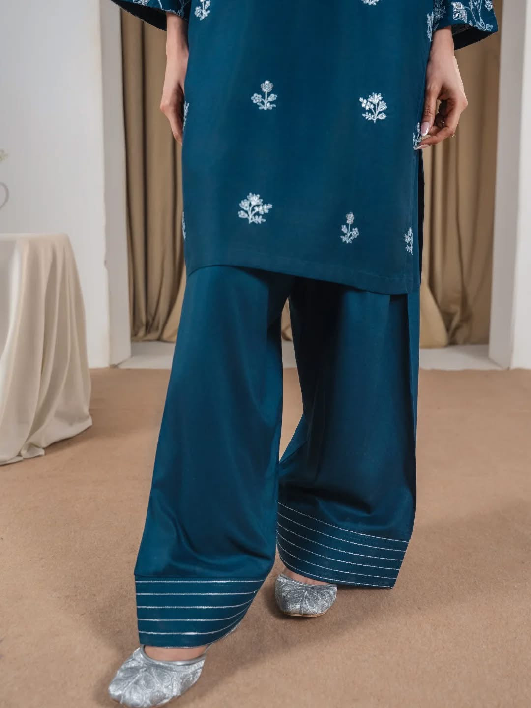 Fari Embroidered 3 Piece