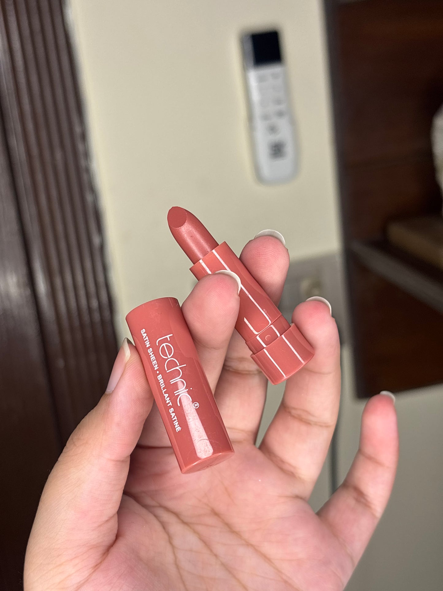 Technic Satin Sheen Lipstick Mini Shade Charismatic