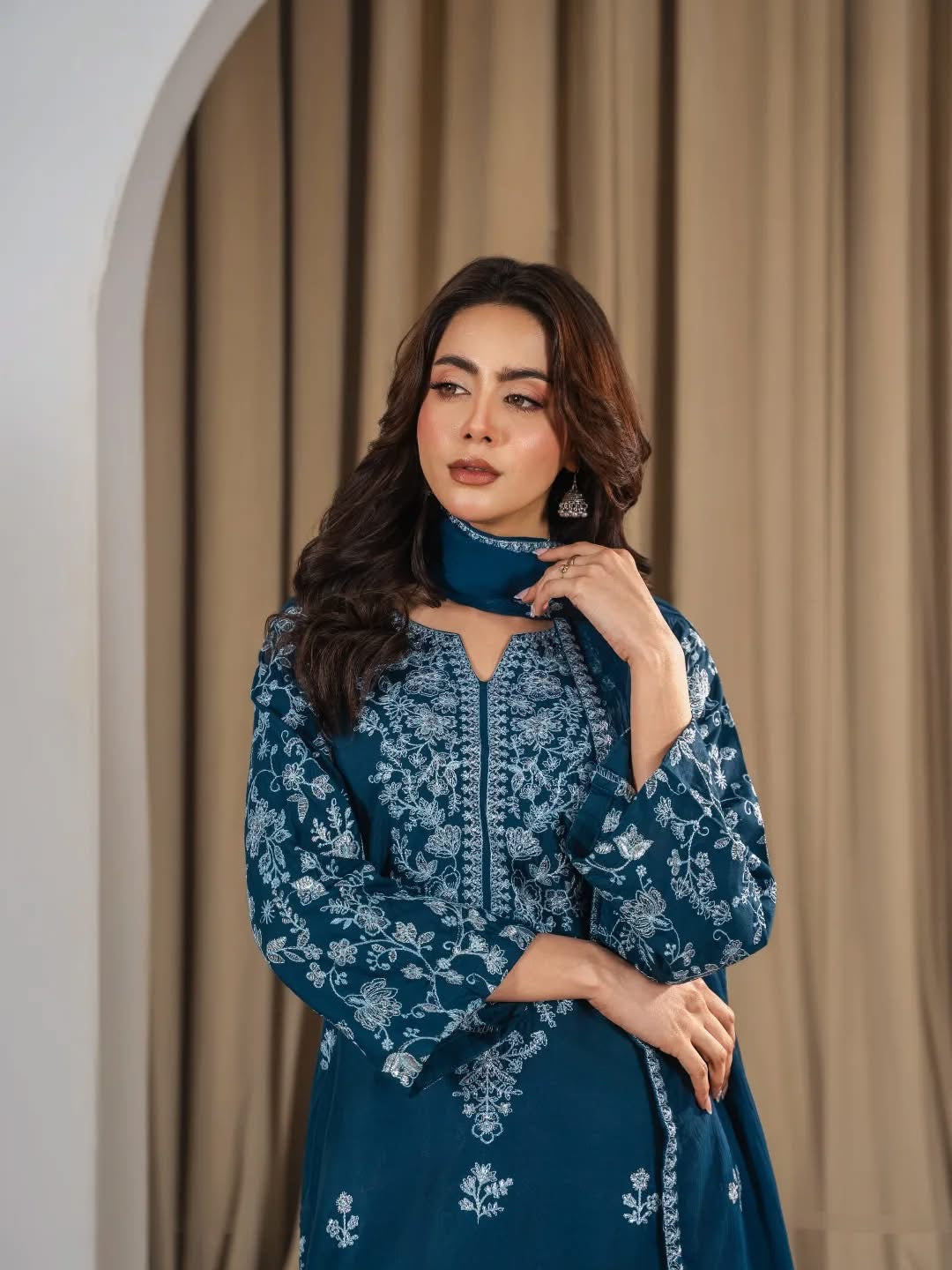 Fari Embroidered 3 Piece