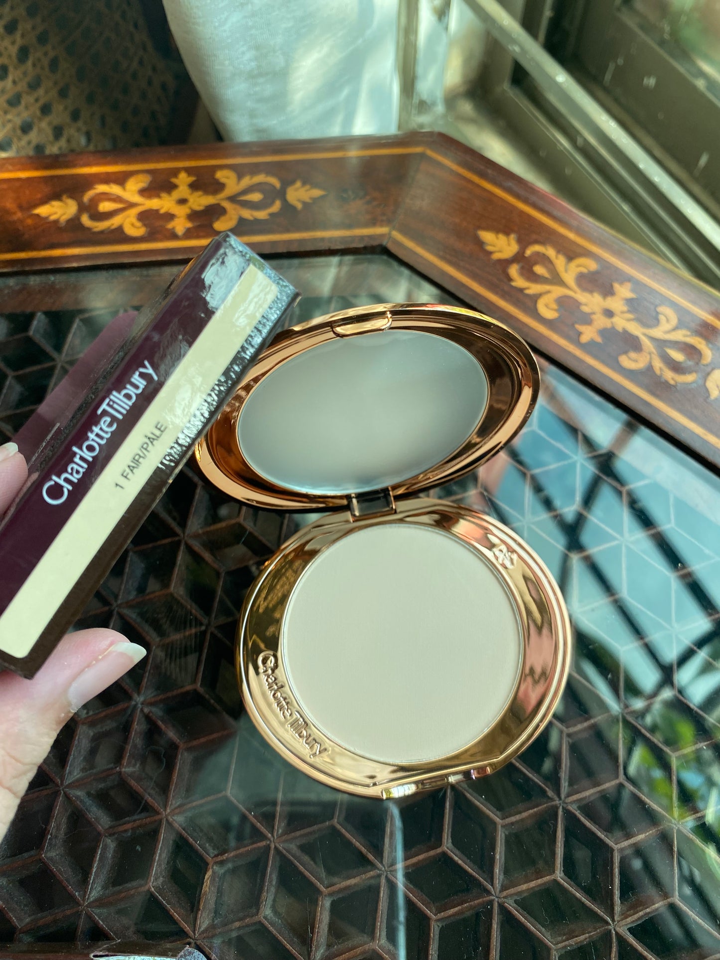 Charlotte Tilbury Air Brush Flawless Finish Complexion Perfecting Micro Powder