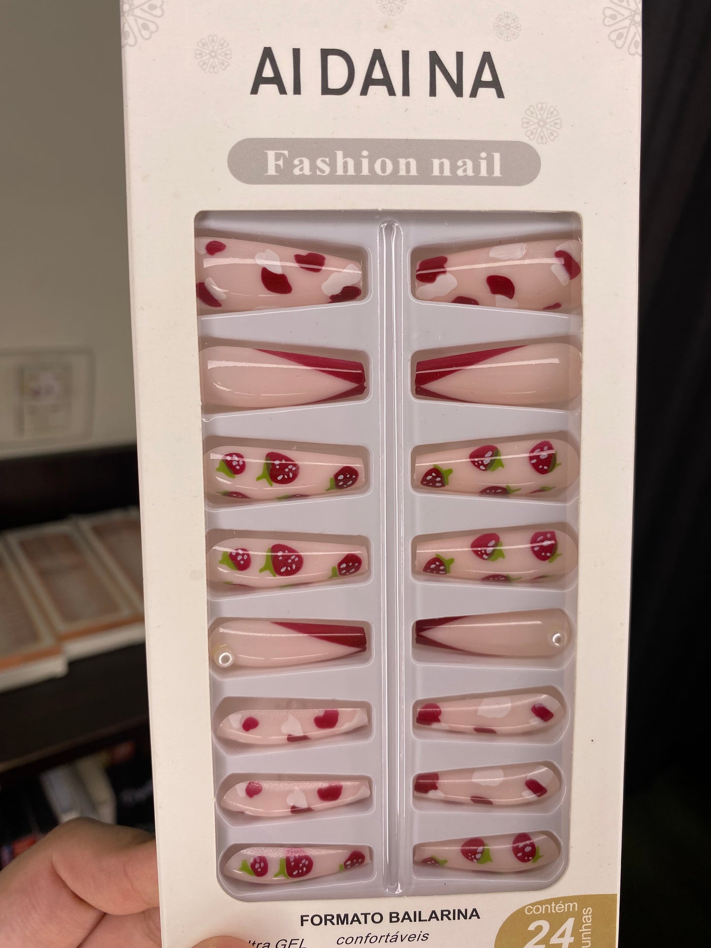 Ai Dai Na Nails Strawberry