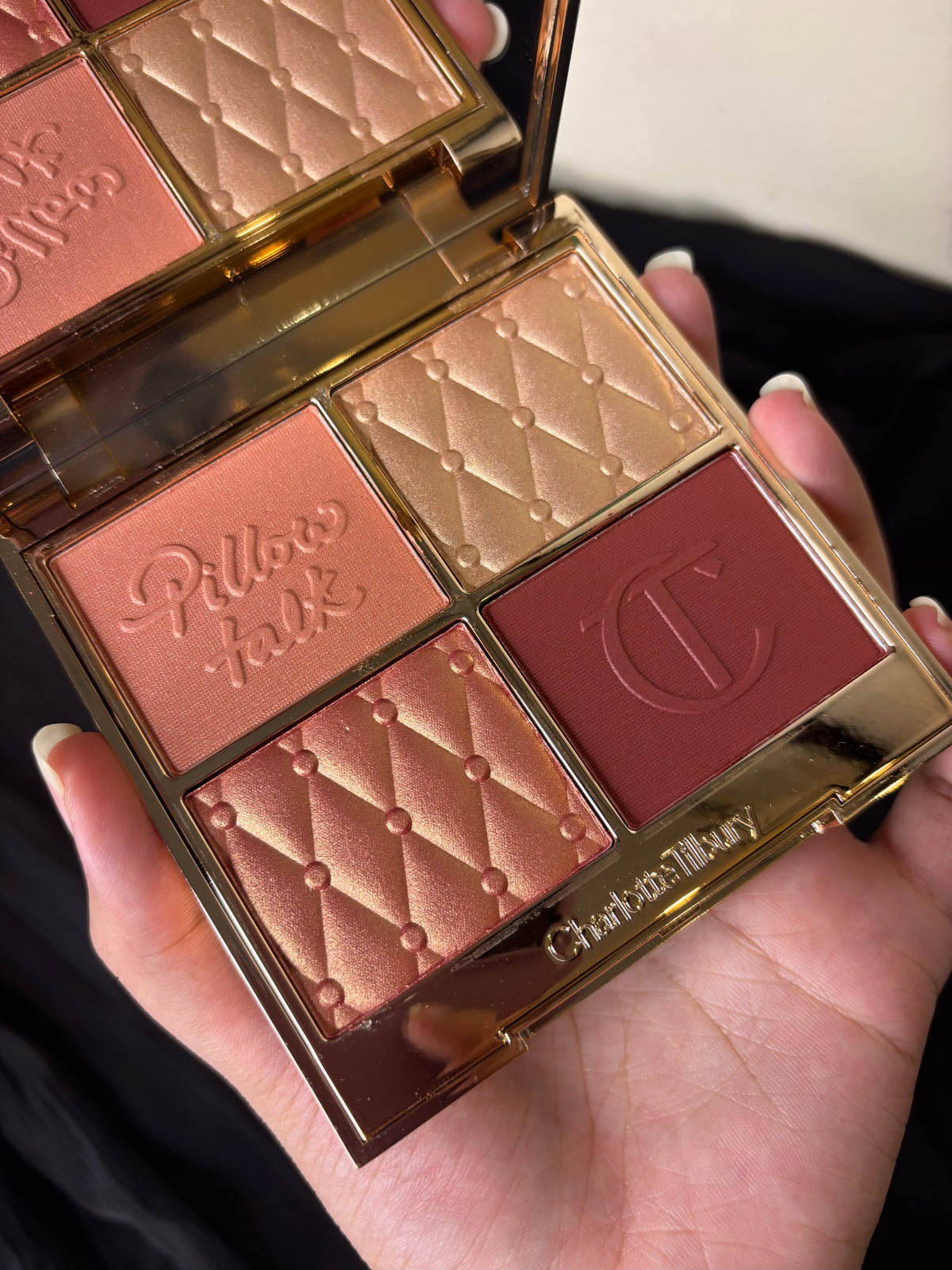 Charlotte Tilbury Pillow Talk Beautifying Face Palette – Medium to Deep