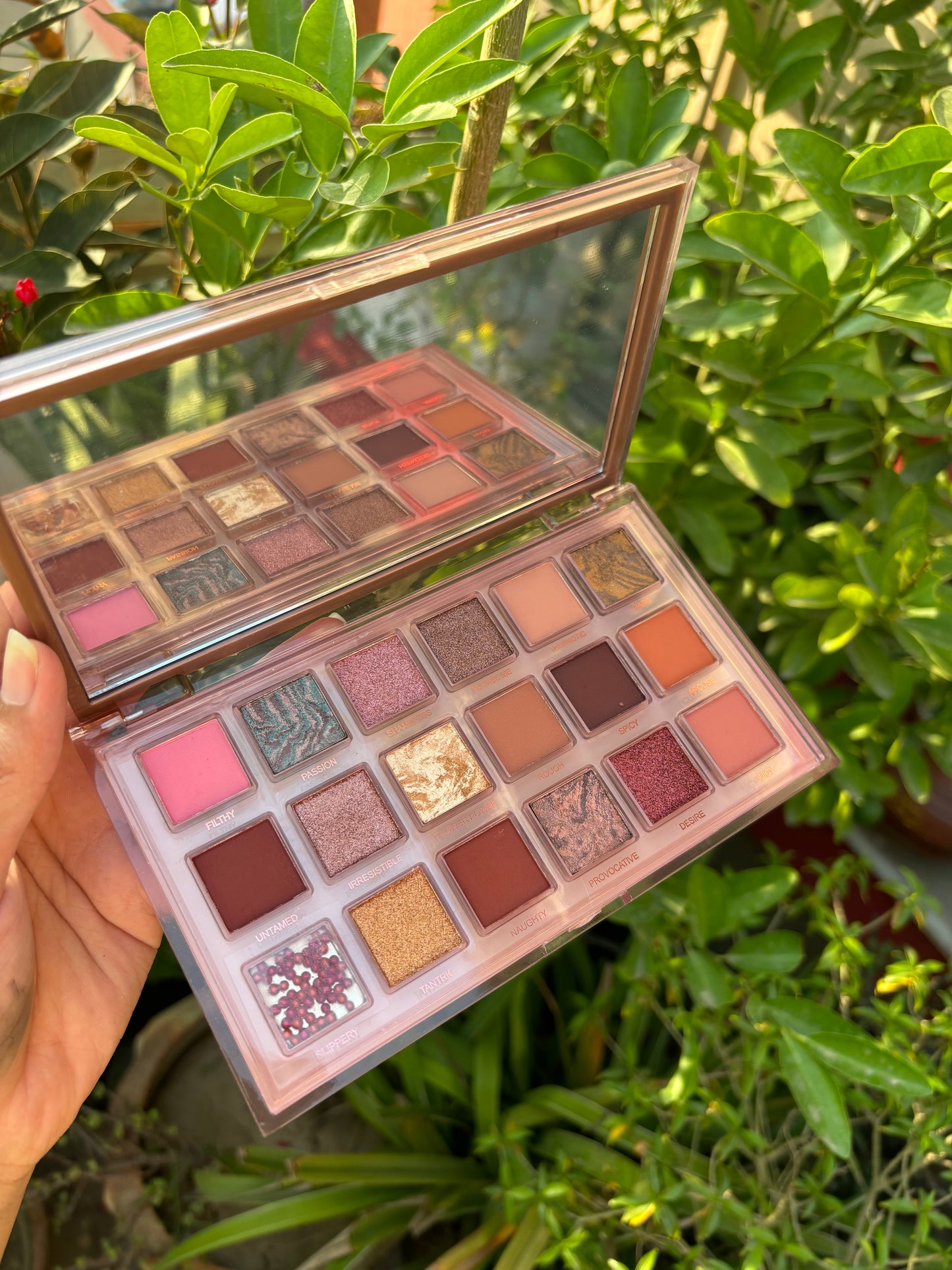 Hudamoji Naughty Eyeshadow Palette