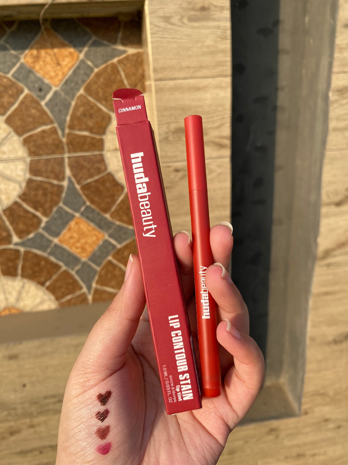 Huda Beauty Lip Contour Stain