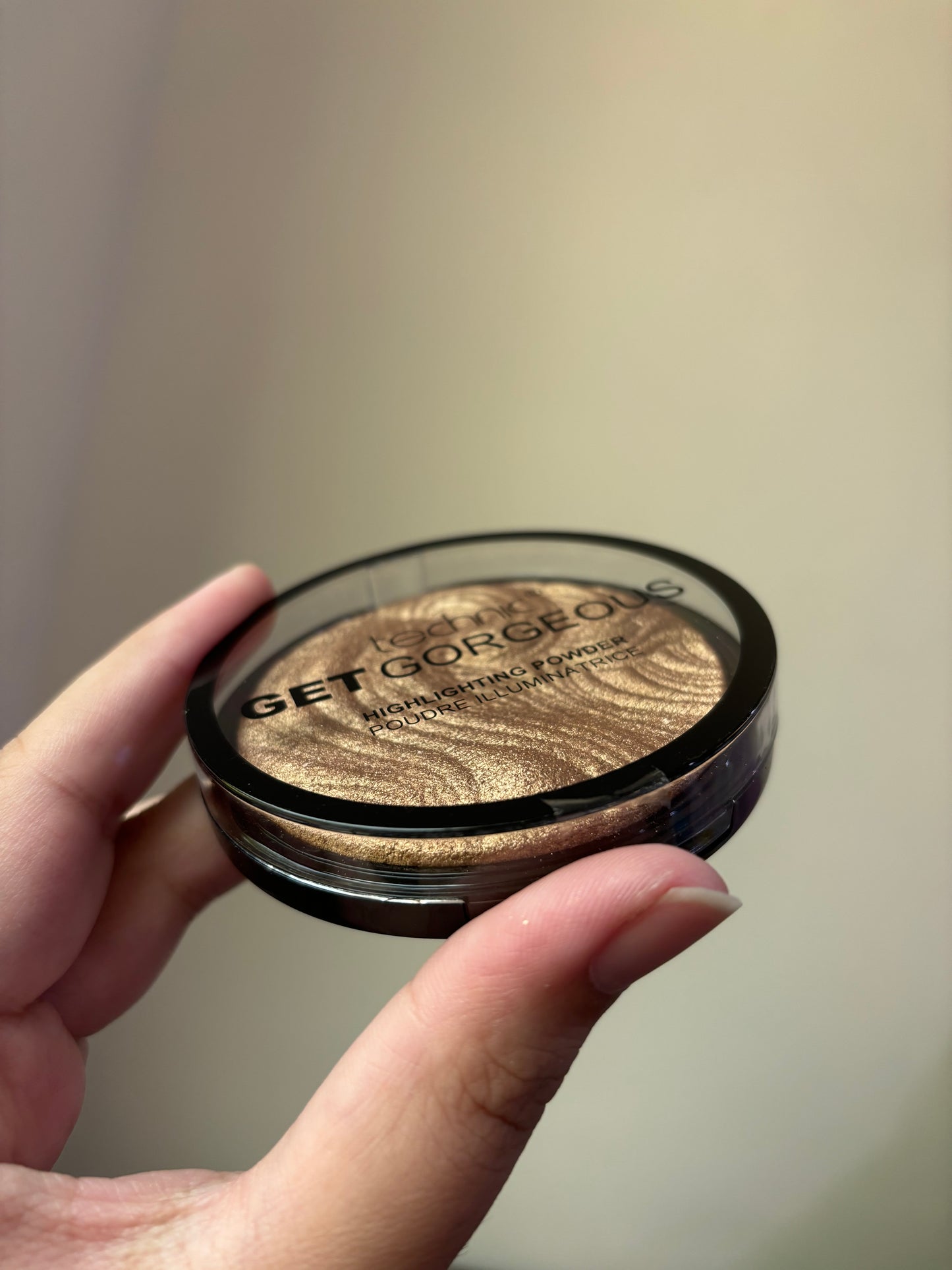 Technic Get Gorgeous Highlighter in Bronze Shade