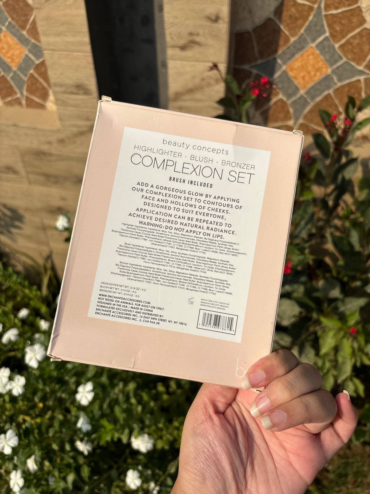 Beauty Concepts Compexion Set (Highlighter, Blush, Bronzer, Brush)