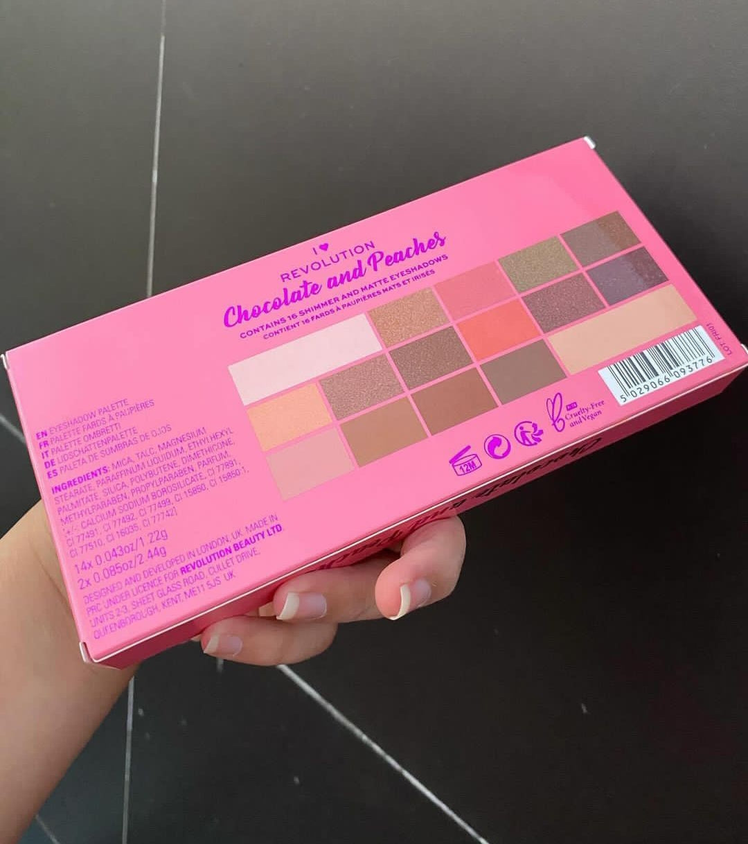 Makeup Revolution Chocolate and Peaches Eyeshadow Palette