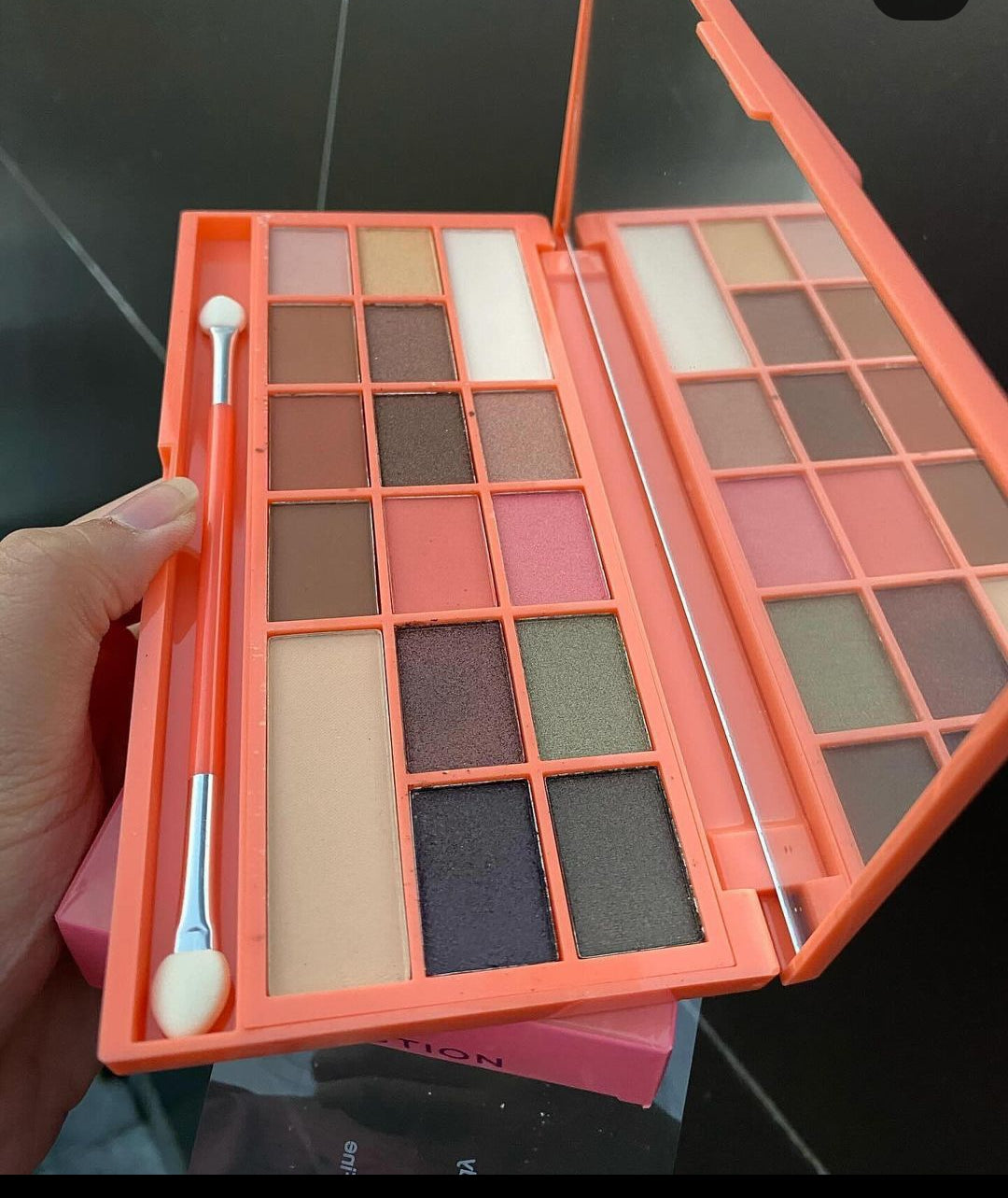 Makeup Revolution Chocolate and Peaches Eyeshadow Palette