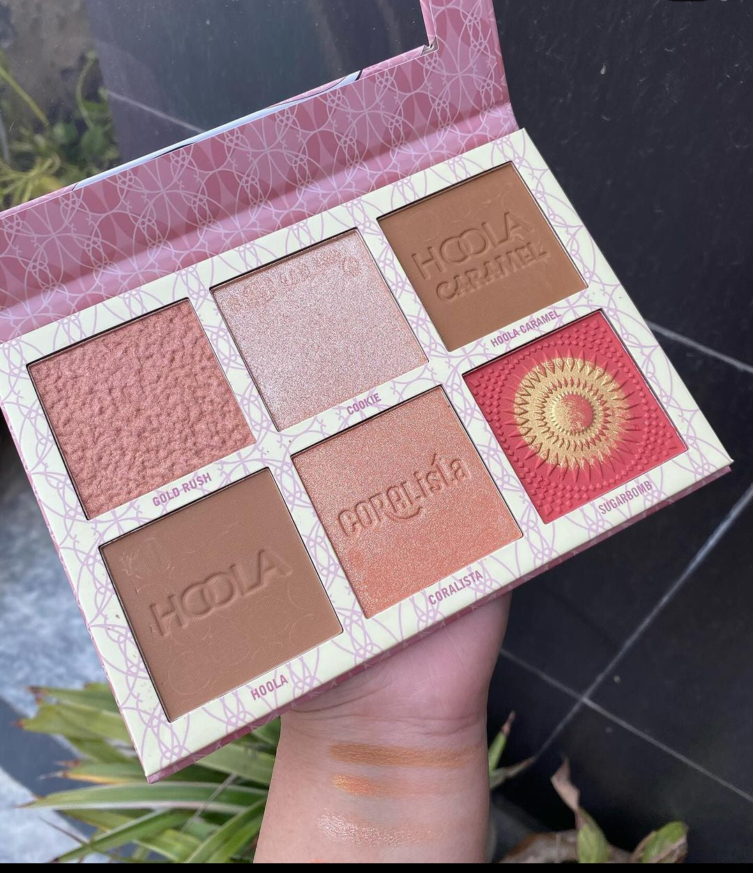 Huda Moji cheerleader bronze squad pallete