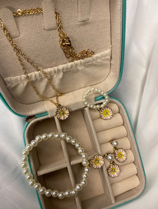 Daisy set of 4 - Pendant, Earrings,  beaded bracelet and ring