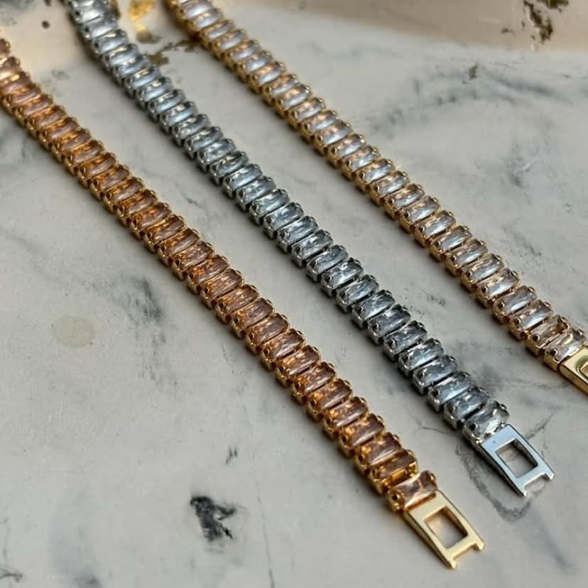 Tennis bracelet