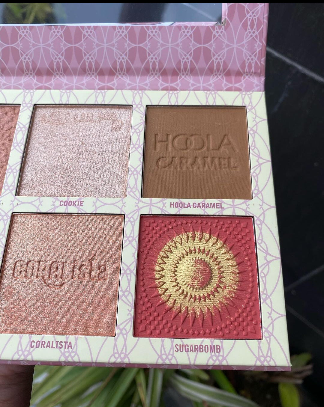 Huda Moji cheerleader bronze squad pallete