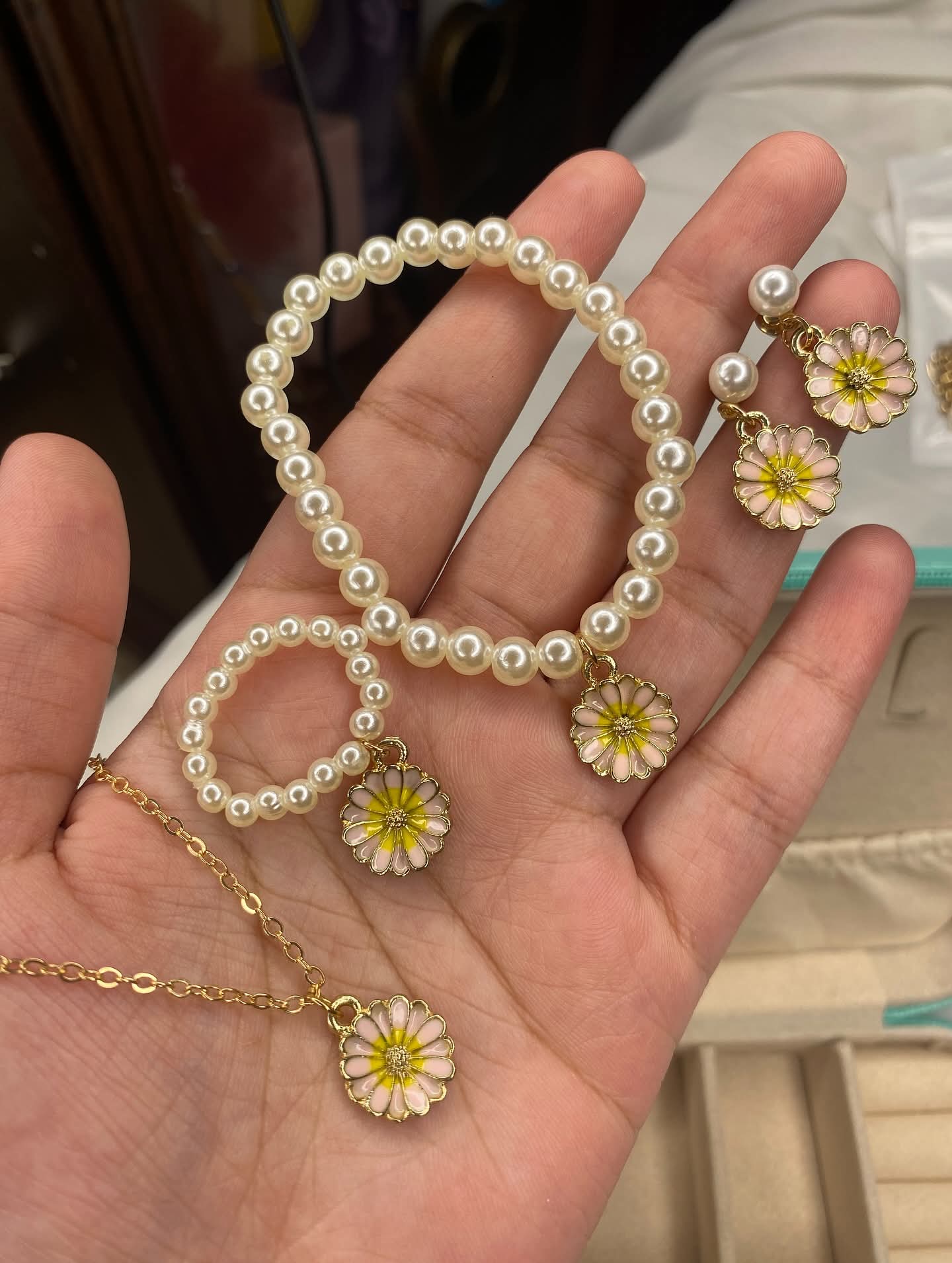 Daisy set of 4 - Pendant, Earrings,  beaded bracelet and ring
