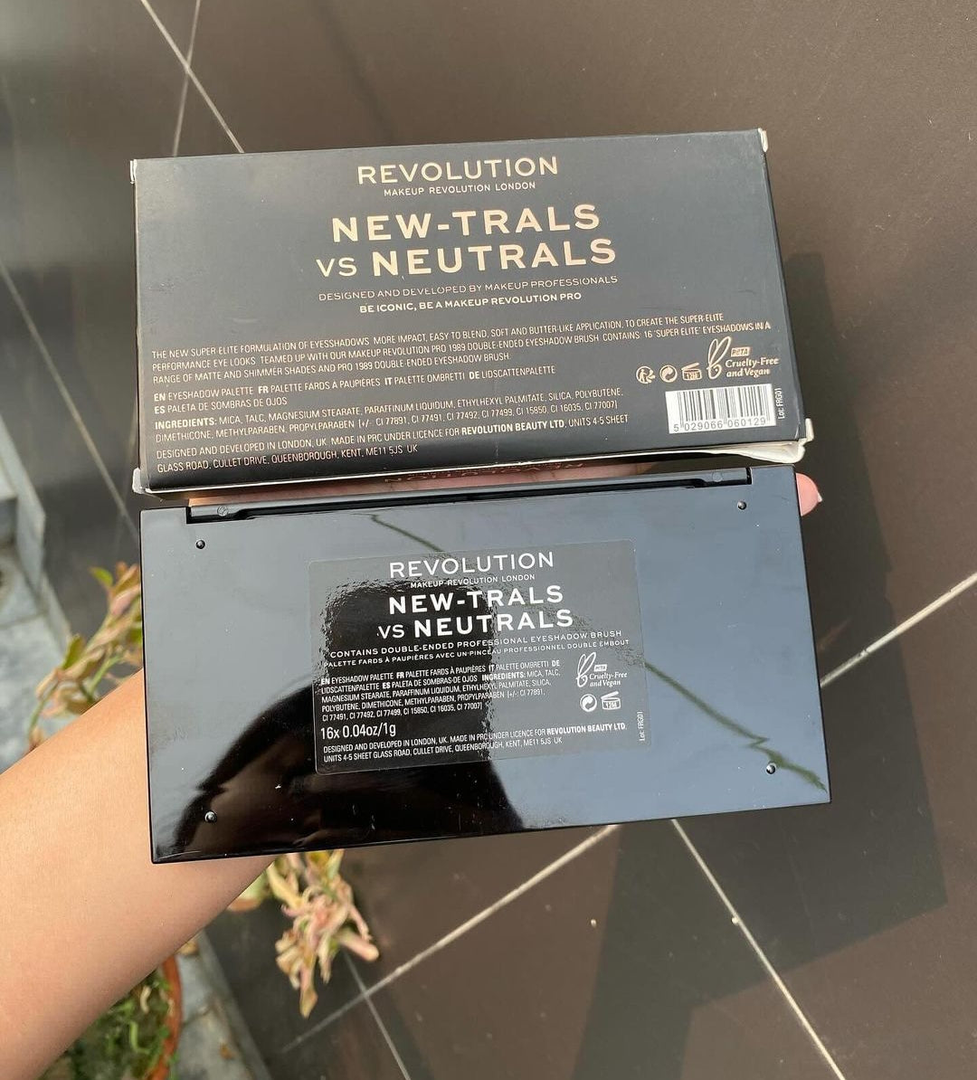 Makeup Revolution New-trals vs Neutrals Eyeshadow Palette