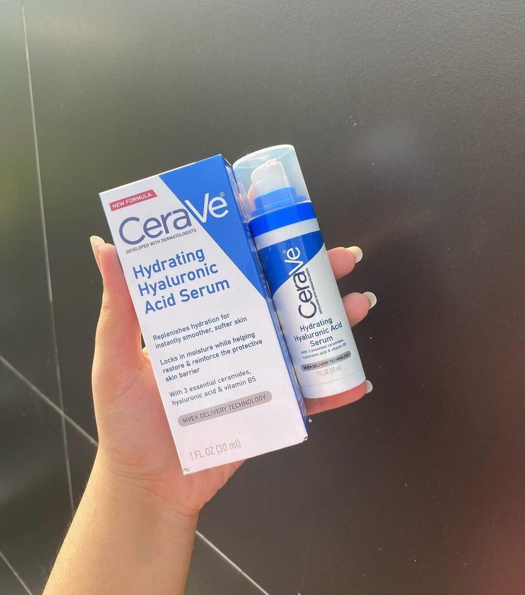 CeraVe Hydrating Hyaluronic Acid Serum