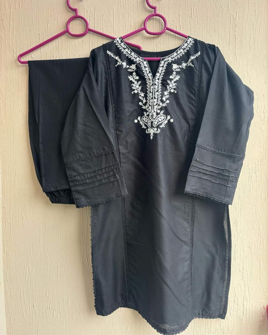 Black with white embroidery 2pc