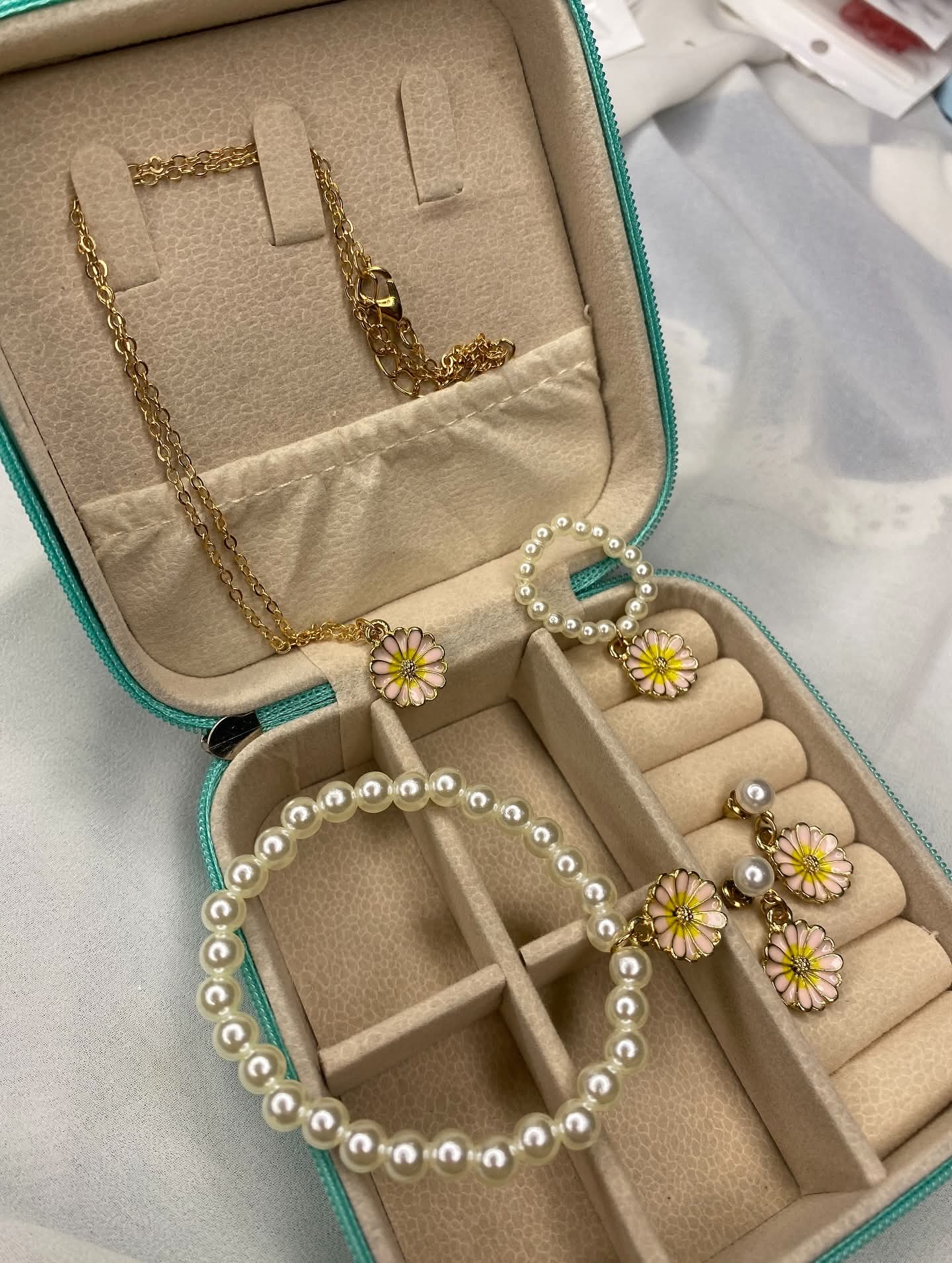 Daisy set of 4 - Pendant, Earrings,  beaded bracelet and ring